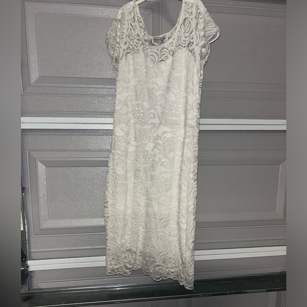 White lace dress